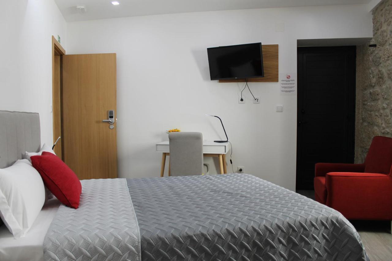 Alojamento Girassol - Guest House - Quarto Com Casa De Banho Privativa Кастело Бранко Екстериор снимка