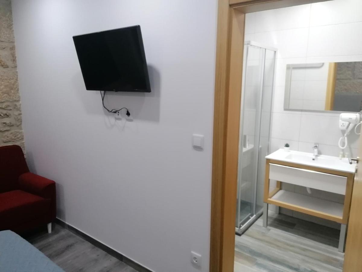 Alojamento Girassol - Guest House - Quarto Com Casa De Banho Privativa Кастело Бранко Екстериор снимка