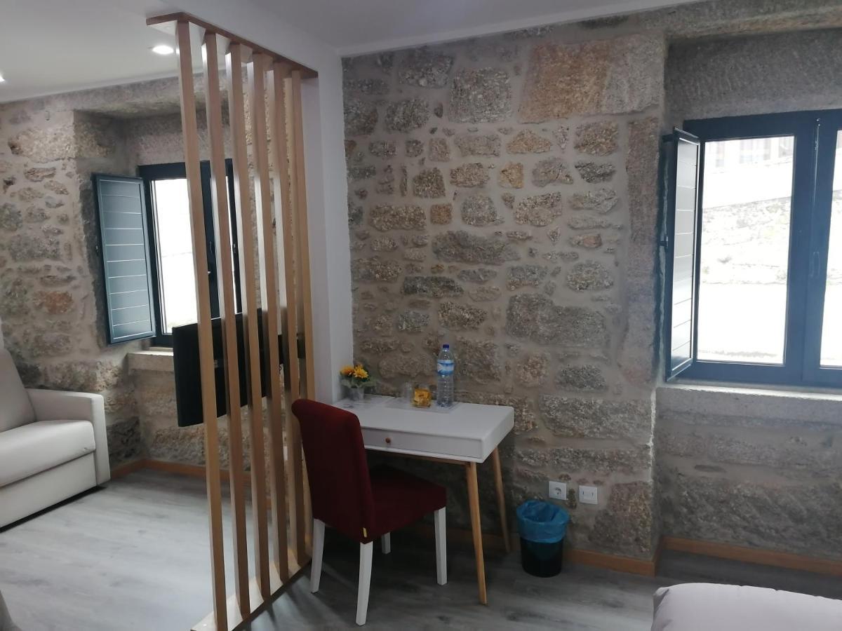 Alojamento Girassol - Guest House - Quarto Com Casa De Banho Privativa Кастело Бранко Екстериор снимка