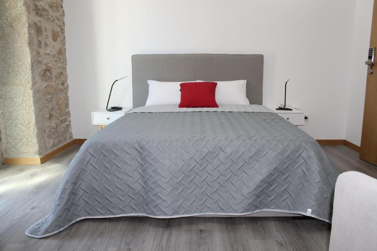 Alojamento Girassol - Guest House - Quarto Com Casa De Banho Privativa Кастело Бранко Екстериор снимка