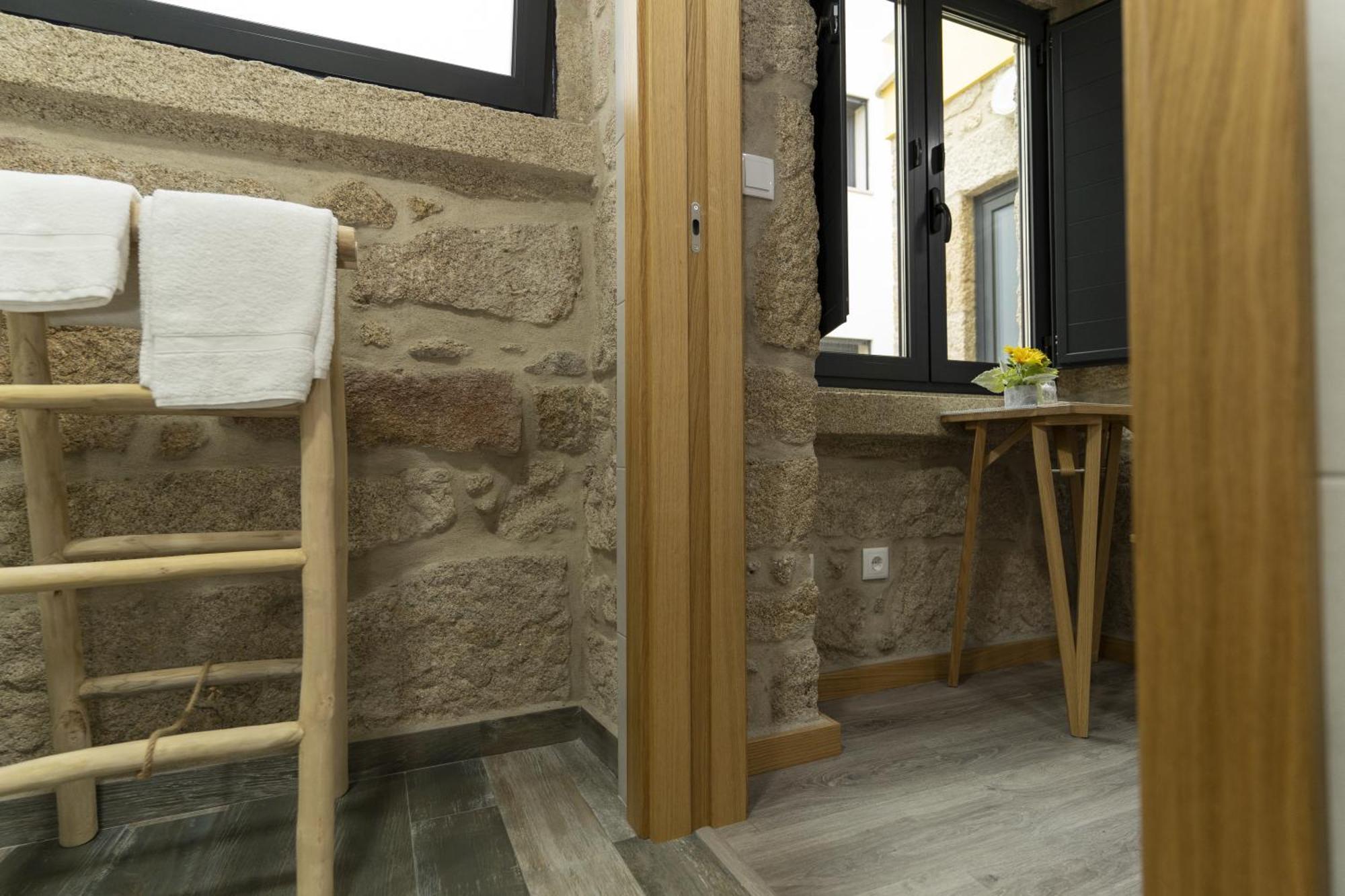 Alojamento Girassol - Guest House - Quarto Com Casa De Banho Privativa Кастело Бранко Екстериор снимка