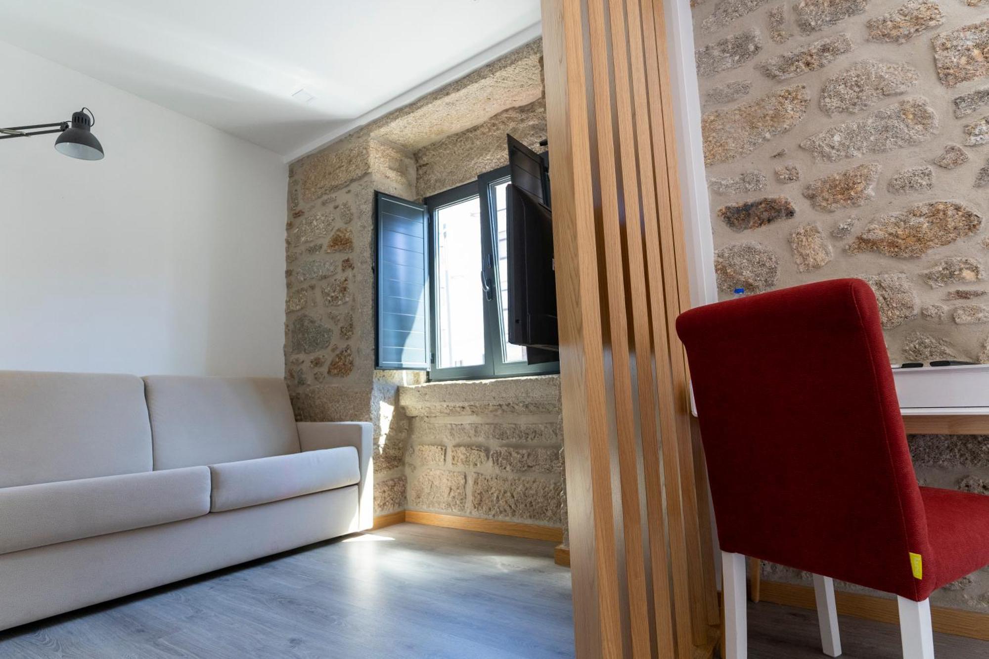 Alojamento Girassol - Guest House - Quarto Com Casa De Banho Privativa Кастело Бранко Екстериор снимка